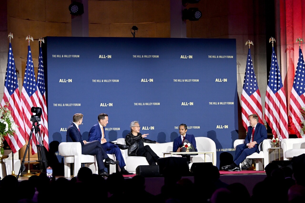 AI 액션 데이에 참여한 젠슨 황 CEO (사진=X,엔비디아)