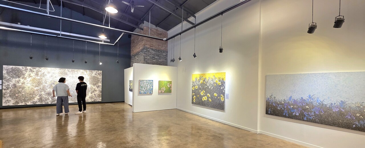 이윤숙 작가 전시모습. '기억공장 1945' 전시장