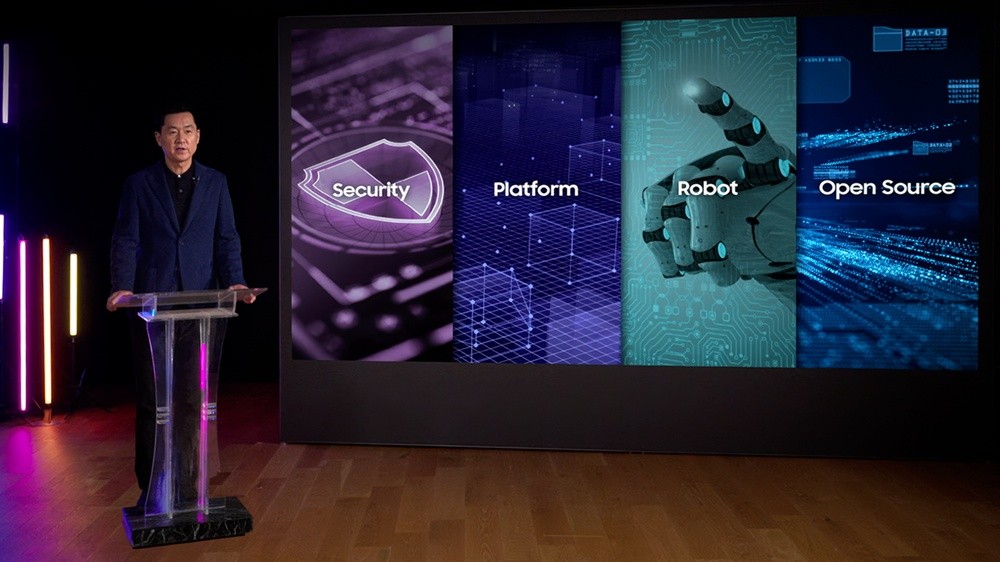 전경훈 삼성전자 DX부문 CTO 겸 삼성리서치장이 환영사를 하고 있다. (사진=삼성전자)