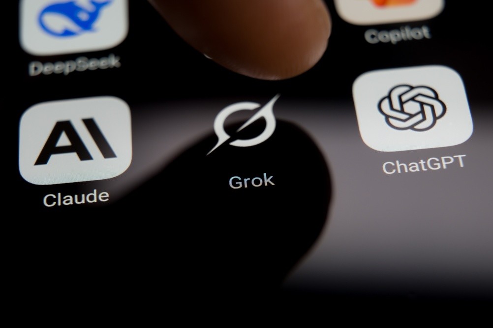 xAI도 기업 시장 공략 위해 '화이트 글로브' 전략 채택