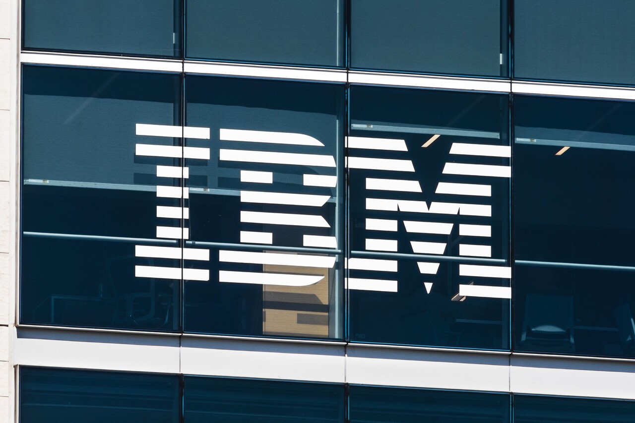 115년 기술 상징의 추락...IBM 25% 폭락이 경고하는 'AI 블랙홀'
