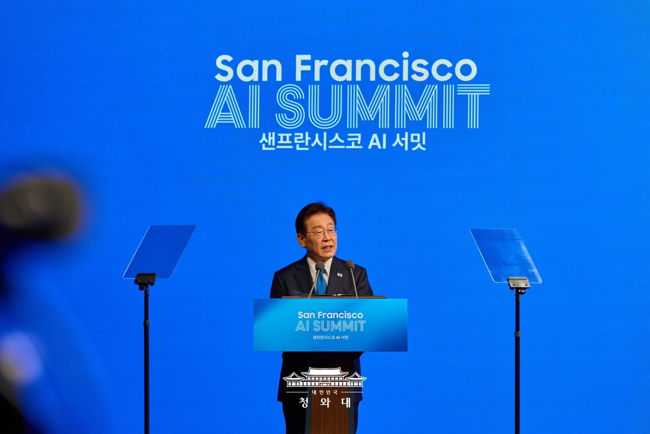 [AI 이슈트렌드] 반도체 '역대급 실적'에도 요동친 코스피...빅테크 협력속 재난·정치 이슈 부각