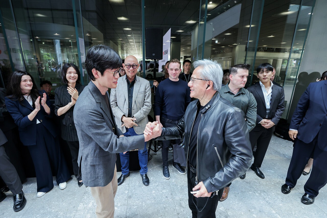 네이버, 2분기 매출 3.4조로 역대 최대..."AI 팩토리 내년 매출 실현"