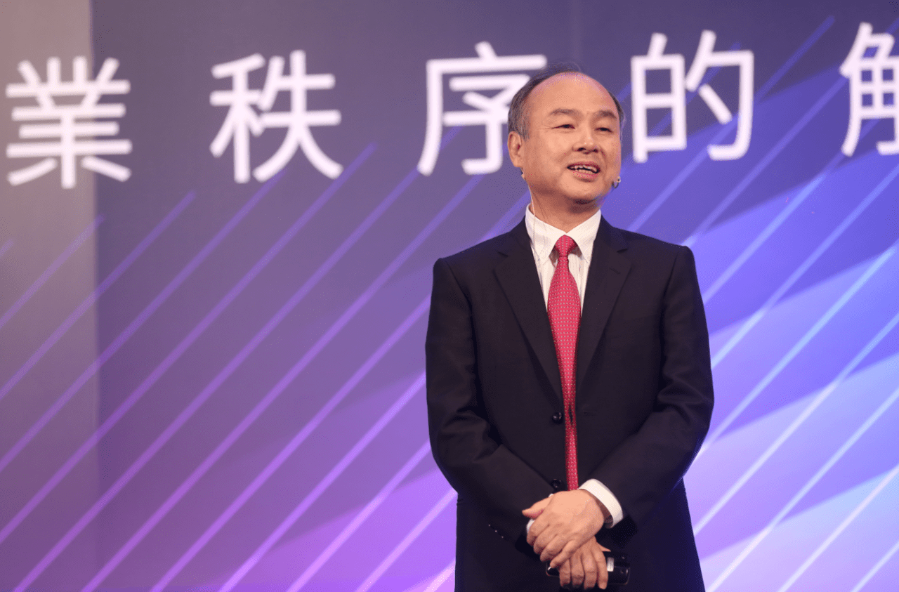 손정의 "초지능, 잘못된 손에 들어가면 극도로 위험"…AI 안전성에 이례적 경고