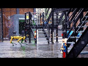 보스턴 다이내믹스, &apos;백플립&apos;하는 산타 로봇 영상 공개