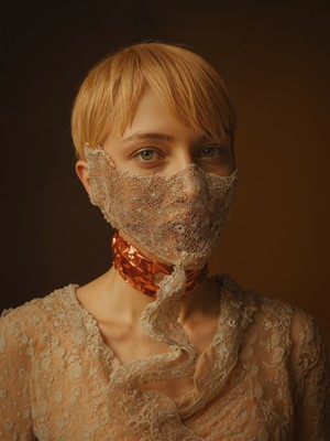 "갈색 아름다움"...올해의 컬러 &apos;모카 무스&apos;로 만든 AI 화보