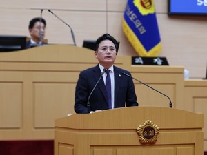 전남형 AI 복지 모델 구축: 고령사회 대응을 위한 전략적 제언