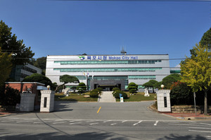 AI 행정 혁신, 정치 공백 속 정책 표류: 목포·신안 사례로 본 디지털 전환의 위기