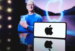 AI 시대 애플의 위기: 경쟁 심화와 혁신 부재, WWDC 2024는 전환점이 될까?