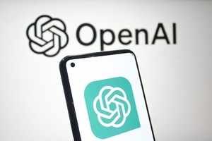 오픈AI, 챗GPT 출시 2.5년 만에 연 매출 100억 달러 돌파: AI 시장의 압도적인 성장 동력 분석